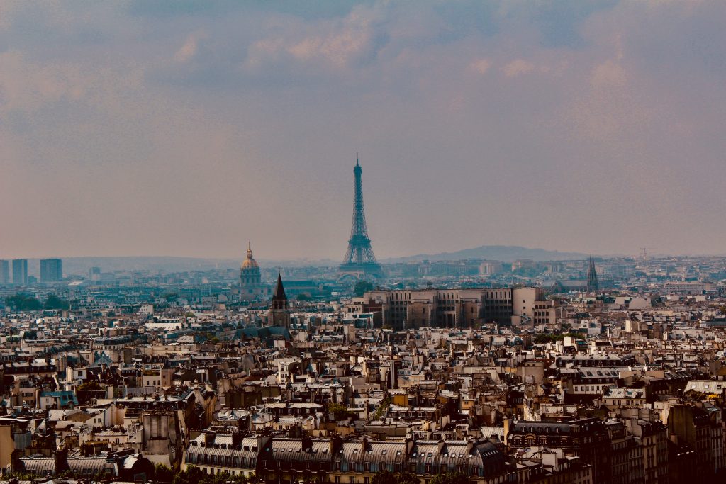 Paris en vers - Vu d’ensemble sur La capitale 
